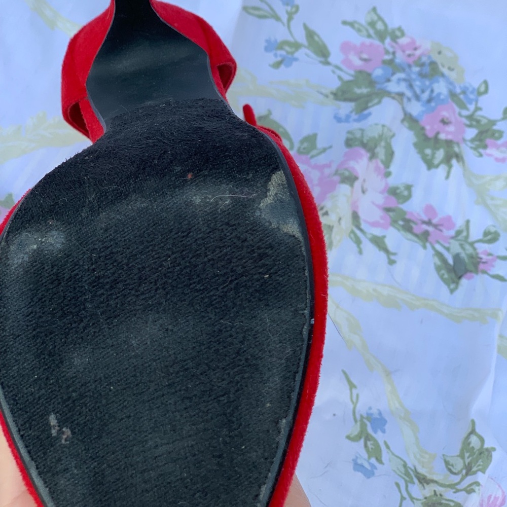 Heels - Picture 4 of 4